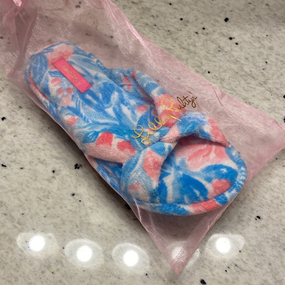 Printed Velour Terry Slippers size 7/8 NWT and bag